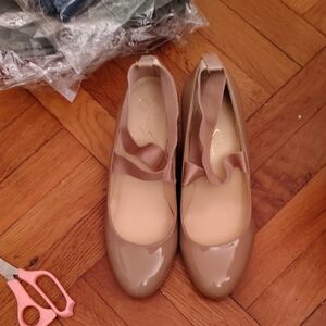 Elegant Tan Ballet Flats